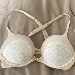 Bombshell plunge 32b Victoria’s Secret Bra